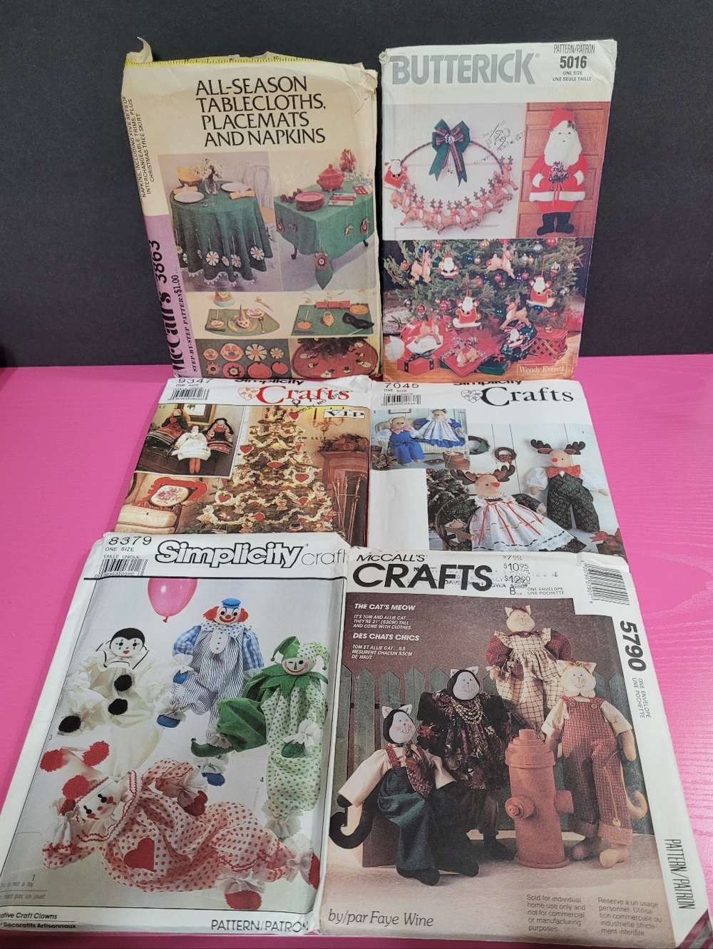 Bundle Of Craft Sewing Patterns Christmas Clown Cats Bears (0852)